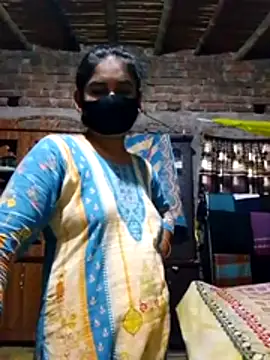 Hot Sweeti online show from April 3, 2026, 10:57 am