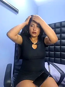 Snapshot of valenlopezz_ chatting on March 29, 2026, 5:18 am valenlopezz online show from March 29, 2026, 5:18 am