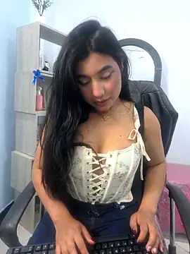 Snapshot of valenlopezz_ chatting on May 14, 2026, 3:46 am valenlopezz online show from May 14, 2026, 3:46 am