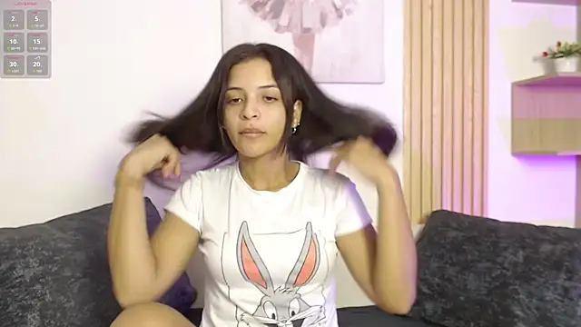 chloe peach  online show from February 12, 2026, 12:44 pm