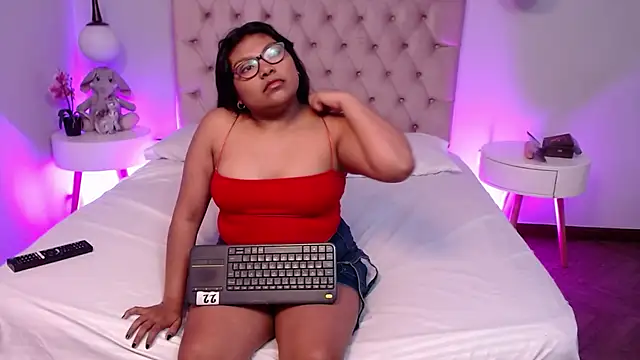 Snapshot of Kiri_Black_ chatting on January 17, 2026, 3:22 am Kiri Black online show from January 17, 2026, 3:22 am