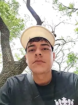 attractive-sexx online show from April 9, 2026, 3:06 pm