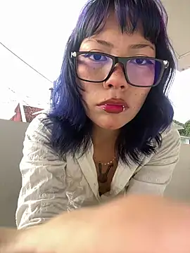 Namii cute online show from January 18, 2026, 12:09 pm