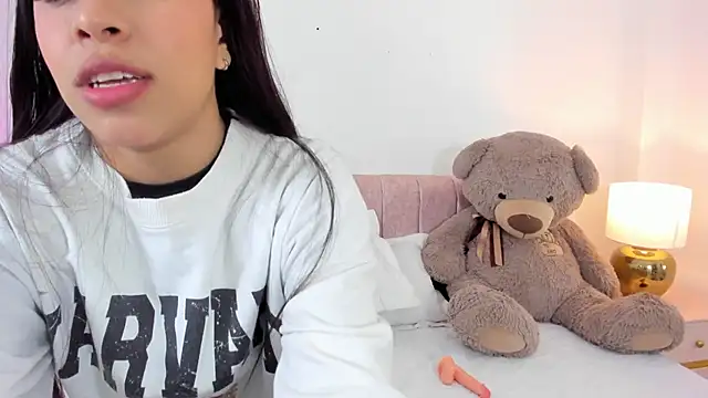 Snapshot of _Caamilaa_ chatting on January 15, 2026, 7:06 pm Caamilaa online show from January 15, 2026, 7:06 pm