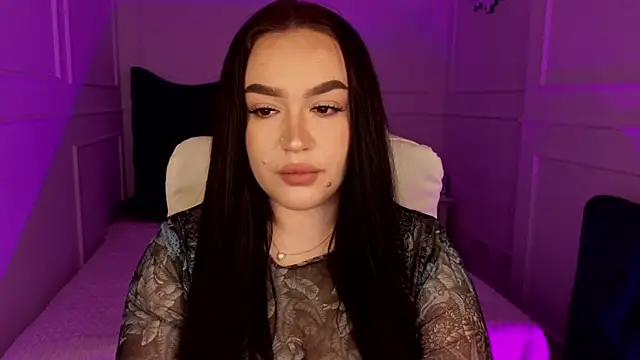 tinafox  online show from March 3, 2026, 8:31 am