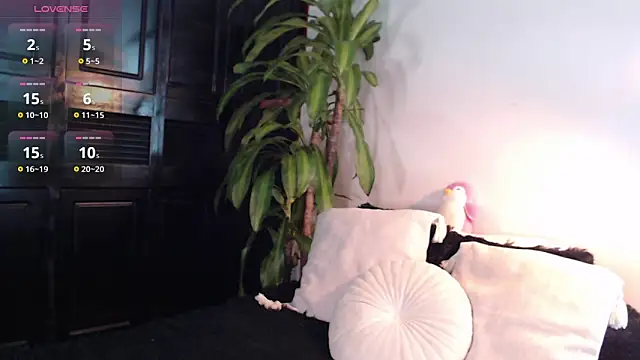Snapshot of Mia_Volkova_ chatting on April 20, 2026, 1:47 pm Mia Volkova online show from April 20, 2026, 1:47 pm