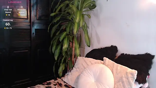 Snapshot of Mia_Volkova_ chatting on May 25, 2026, 2:56 pm Mia Volkova online show from May 25, 2026, 2:56 pm