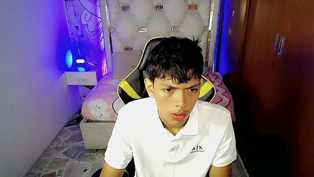 Snapshot of Rick_oficiall chatting on January 18, 2026, 12:20 pm Rick oficiall online show from January 18, 2026, 12:20 pm