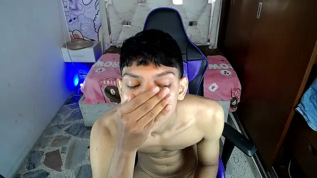 Snapshot of Rick_oficiall chatting on February 9, 2026, 2:32 pm Rick oficiall online show from February 9, 2026, 2:32 pm