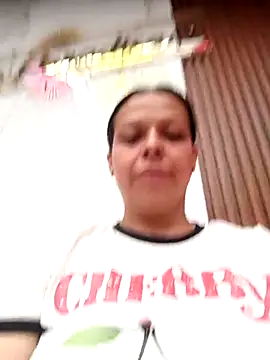 Snapshot of RossyAlvarez chatting on April 22, 2026, 3:02 pm RossyAlvarez online show from April 22, 2026, 3:02 pm