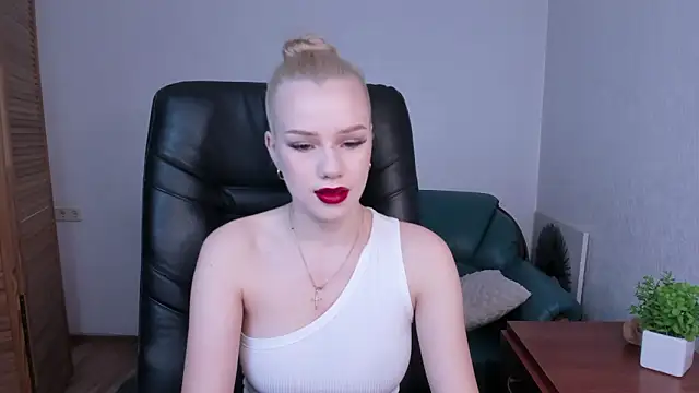 Snapshot of Stacy_Western chatting on February 12, 2026, 1:06 pm Stacy Western online show from February 12, 2026, 1:06 pm