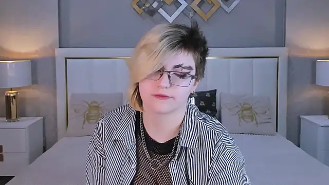 Snapshot of ABSI_GLITCH chatting on February 4, 2026, 8:58 pm ABSI GLITCH online show from February 4, 2026, 8:58 pm