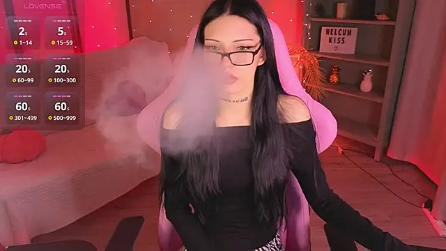 Kelly  Bunny online show from April 17, 2026, 5:43 am