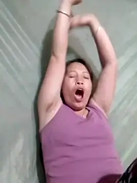 Gummiesu online show from March 1, 2026, 8:00 pm