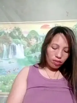 Gummiesu online show from April 14, 2026, 8:37 pm