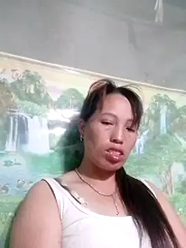 Gummiesu online show from May 15, 2026, 6:26 pm