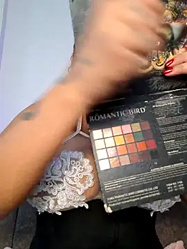 Snapshot of curly_girl_31 chatting on February 19, 2026, 7:32 pm curly girl 31 online show from February 19, 2026, 7:32 pm