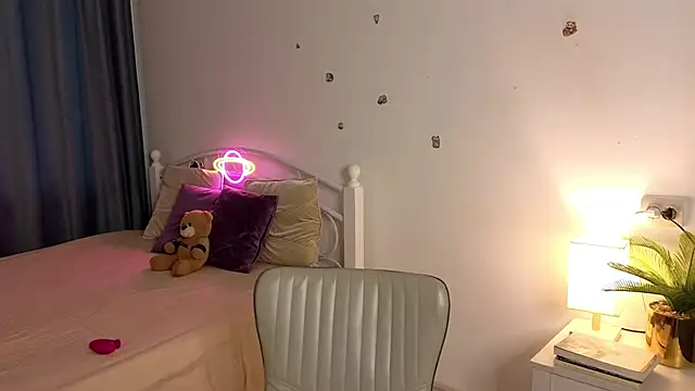 Maily  Trees online show from February 19, 2026, 11:28 am