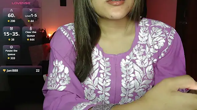 Snapshot of _Maanvi_ chatting on May 2, 2026, 11:54 pm Maanvi online show from May 2, 2026, 11:54 pm