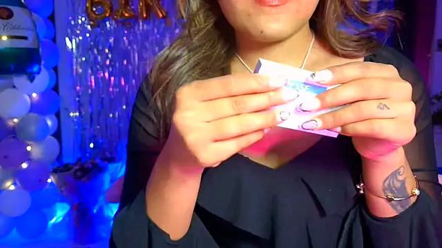 Snapshot of _Maanvi_ chatting on May 21, 2026, 5:42 pm Maanvi online show from May 21, 2026, 5:42 pm