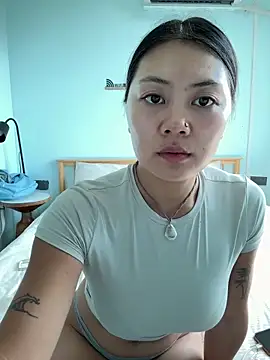 ruanruan05 online show from April 14, 2026, 2:39 am