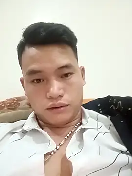 Snapshot of Maycute18 chatting on February 5, 2026, 2:11 pm Maycute18 online show from February 5, 2026, 2:11 pm