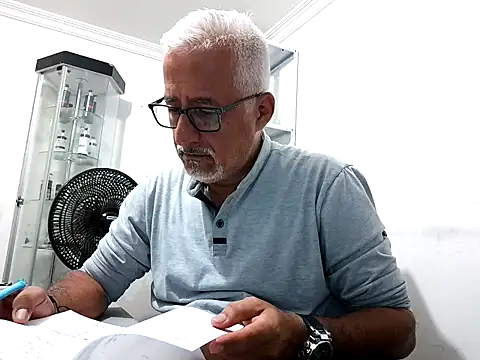 ceniizo1024 online show from January 15, 2026, 3:38 pm