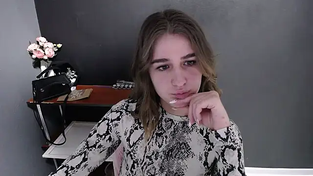 Sunny siren online show from March 5, 2026, 1:18 pm