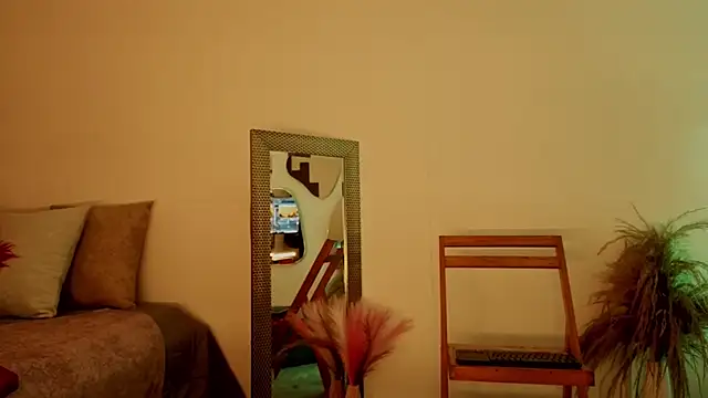 fransheskarossi online show from March 22, 2026, 11:46 am