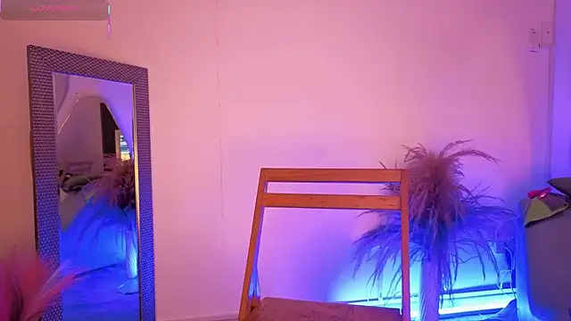 fransheskarossi online show from March 23, 2026, 11:58 am