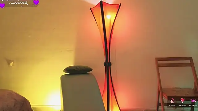 fransheskarossi online show from April 5, 2026, 12:02 pm