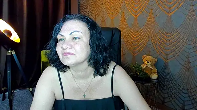 Snapshot of IrissMoon chatting on June 29, 2026, 5:24 pm IrissMoon online show from June 29, 2026, 5:24 pm