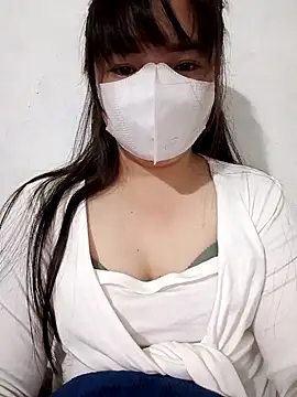 Snapshot of Elizabeth8 chatting on February 18, 2026, 11:33 pm Elizabeth8 online show from February 18, 2026, 11:33 pm