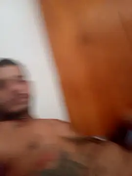 Snapshot of Tatuado85 chatting on January 15, 2026, 5:49 pm Tatuado85 online show from January 15, 2026, 5:49 pm