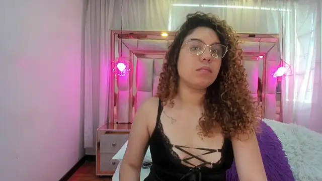 AllisonAdams  online show from April 1, 2026, 1:41 pm