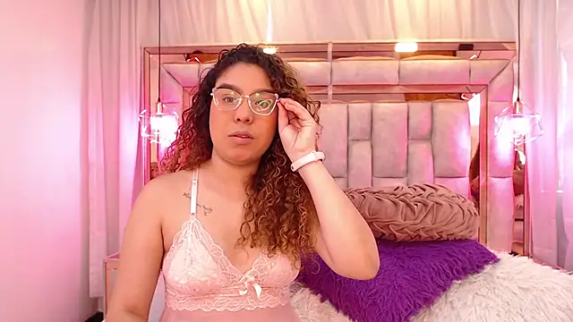 AllisonAdams  online show from April 10, 2026, 11:59 am