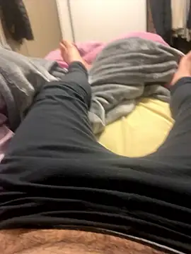 Snapshot of yrrkshw chatting on January 15, 2026, 10:35 pm yrrkshw online show from January 15, 2026, 10:35 pm