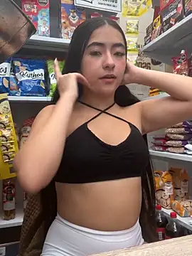 AuroraJohns Pink online show from February 18, 2026, 8:27 pm