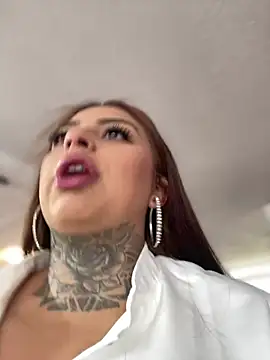 EmilyMoore Pink online show from February 3, 2026, 9:31 pm