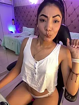 Auri   online show from March 22, 2026, 7:39 pm