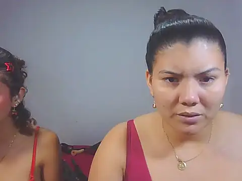 Helena-Paola online show from February 4, 2026, 5:13 am