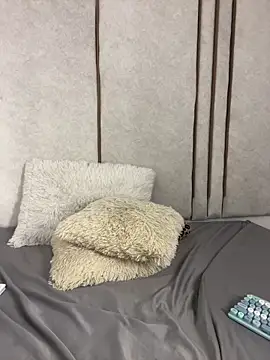 lilithdya online show from April 23, 2026, 1:40 am