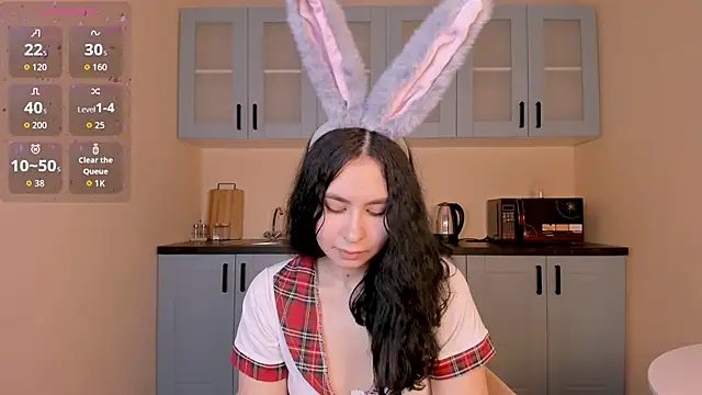 GiovannaAntonelli online show from April 5, 2026, 5:48 am