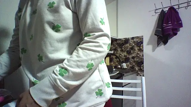 Snapshot of bella2322 chatting on February 9, 2026, 4:44 pm bella2322 online show from February 9, 2026, 4:44 pm