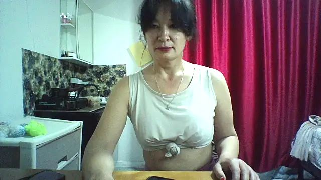 bella2322 online show from April 17, 2026, 4:10 pm