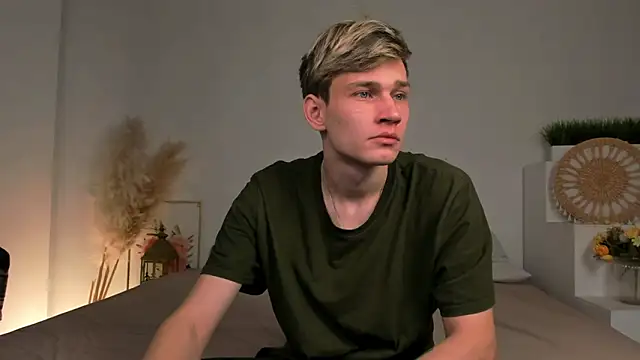 Snapshot of Volan_Starts chatting on February 8, 2026, 4:05 am Volan Starts online show from February 8, 2026, 4:05 am