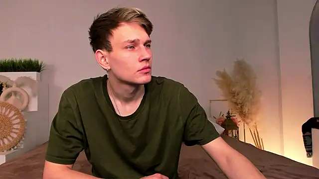 Snapshot of Volan_Starts chatting on February 17, 2026, 4:42 am Volan Starts online show from February 17, 2026, 4:42 am