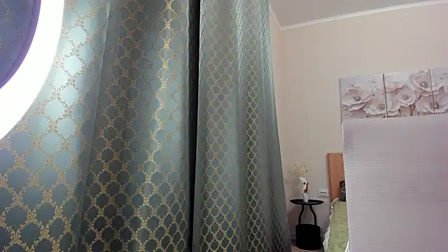 Snapshot of sweet_bl0nde chatting on February 28, 2026, 8:37 am sweet bl0nde online show from February 28, 2026, 8:37 am