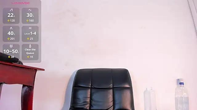Snapshot of naughtylizeth_ chatting on April 7, 2026, 8:42 pm naughtylizeth online show from April 7, 2026, 8:42 pm