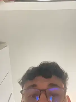 peuba12 online show from March 13, 2026, 2:18 am